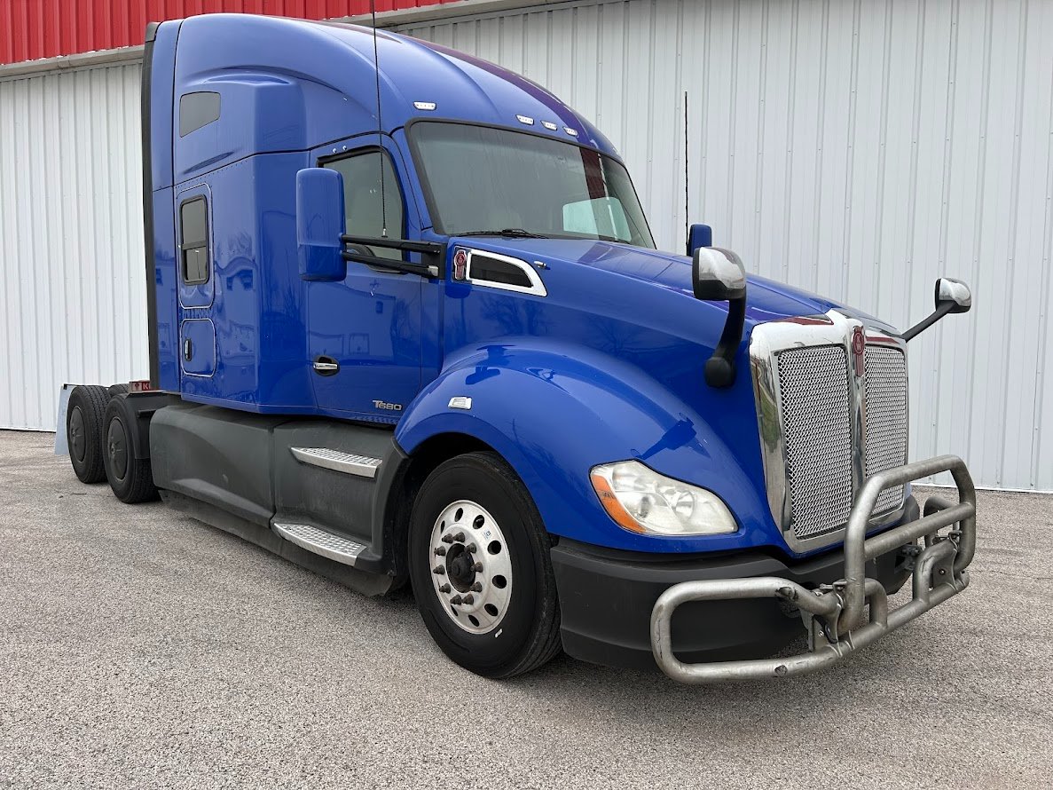 2021 Kenworth T680 Sleeper Truck