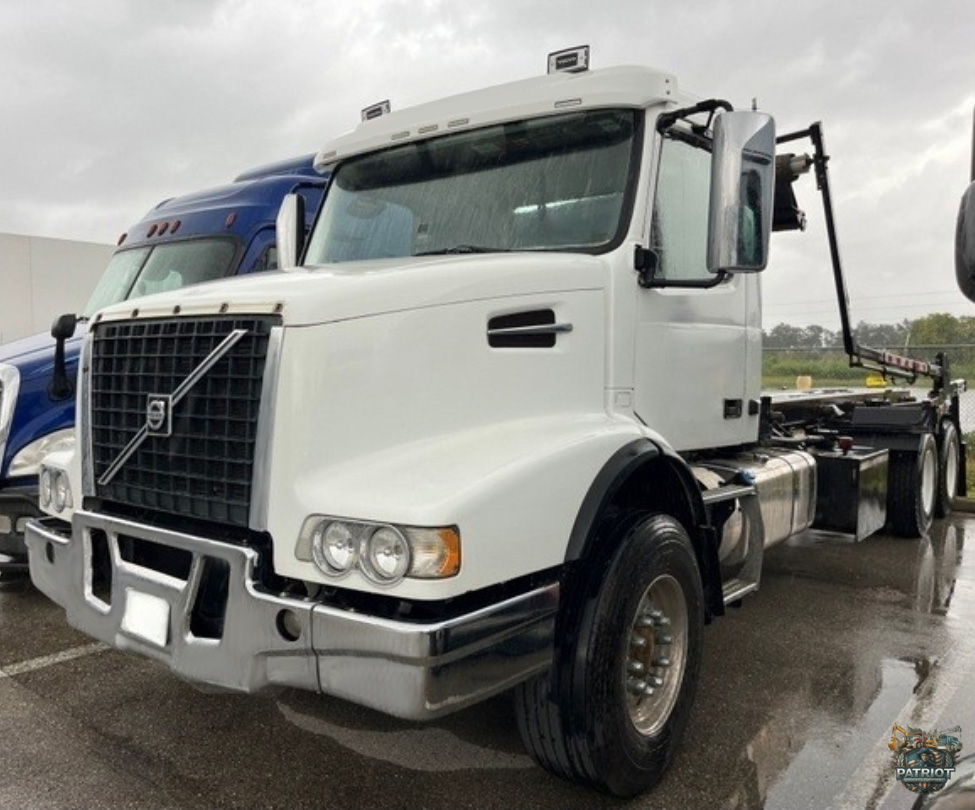 2018 Volvo VHD Roll-off U5-OR-144