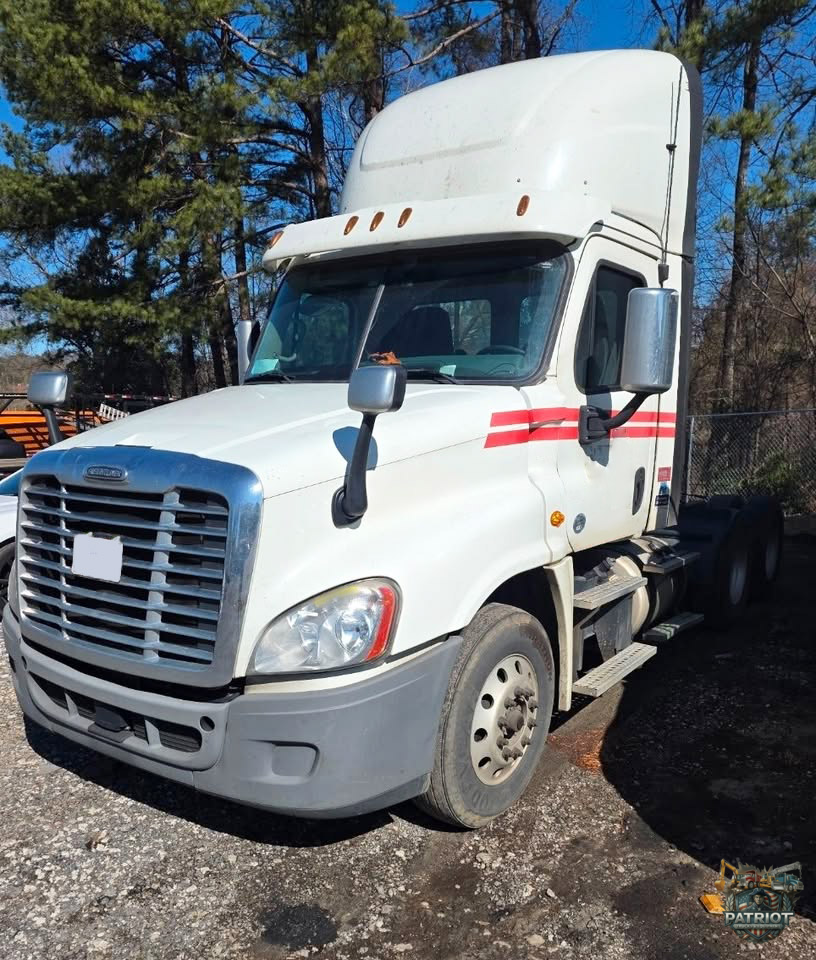 2017 Freightliner Cascadia Day Cab