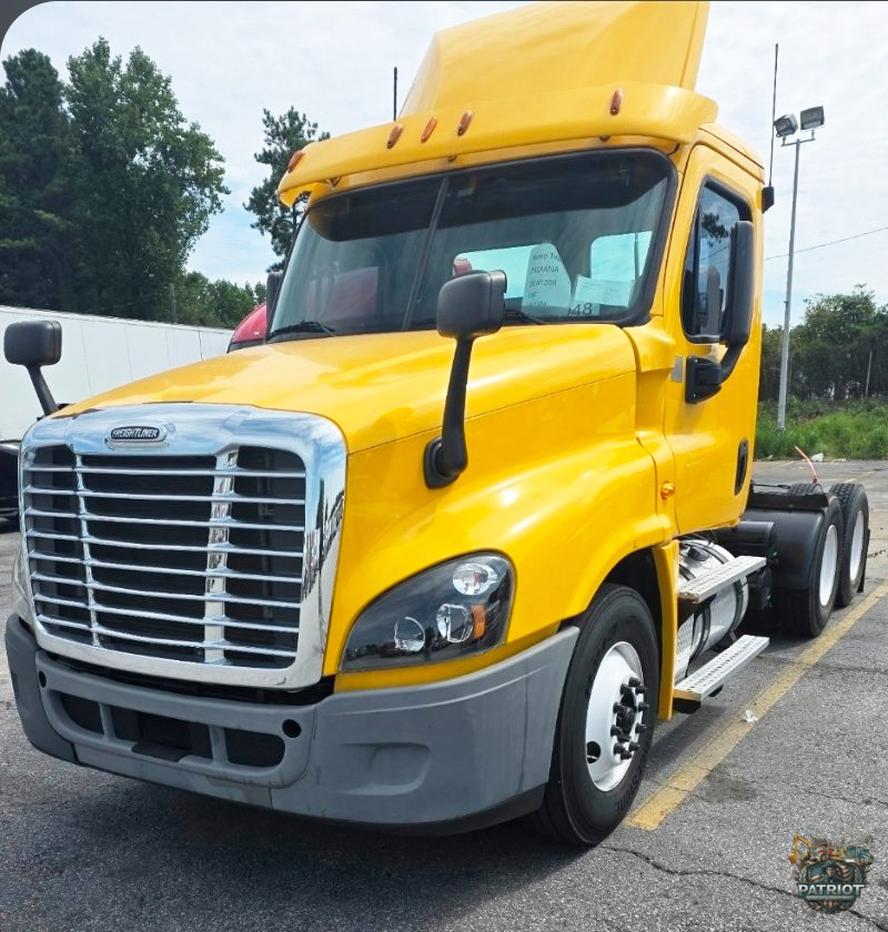 2015 Freightliner Cascadia Day Cab
